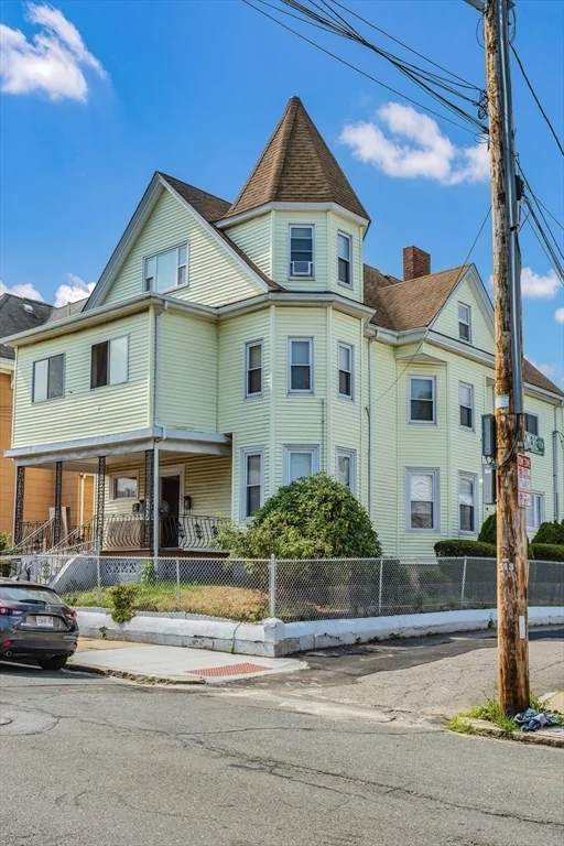 2 bed, 1 bath apartment for rent at 553 Main St Unit 3, Medford — photo 18 of 19