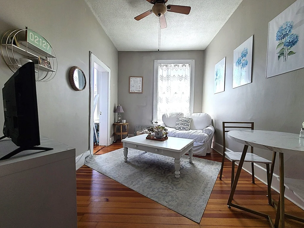 2 bed, 1 bath apartment for rent at 554 East 4th Unit 3, South Boston — photo 1 of 7