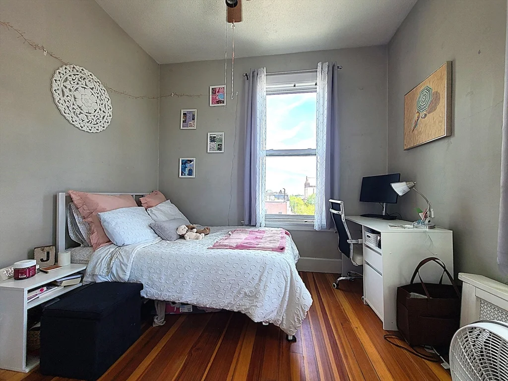 2 bed, 1 bath apartment for rent at 554 East 4th Unit 3, South Boston — photo 5 of 7
