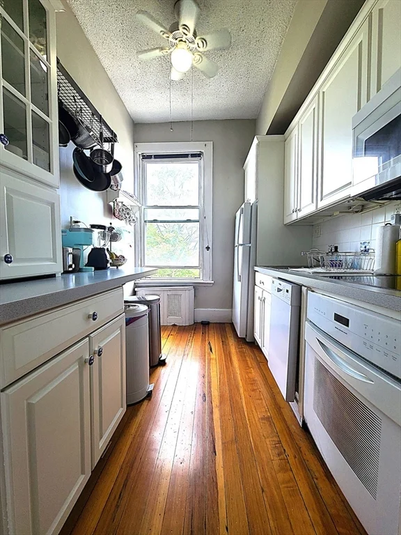 2 bed, 1 bath apartment for rent at 554 East 4th Unit 3, South Boston — photo 3 of 7