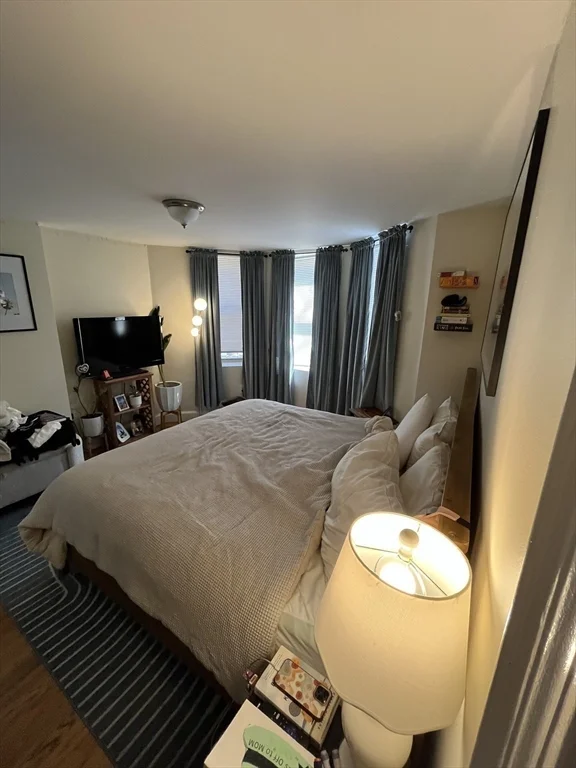 2 bed, 2 bath apartment for rent at 554 East Broadway Unit 1, South Boston — photo 11 of 27