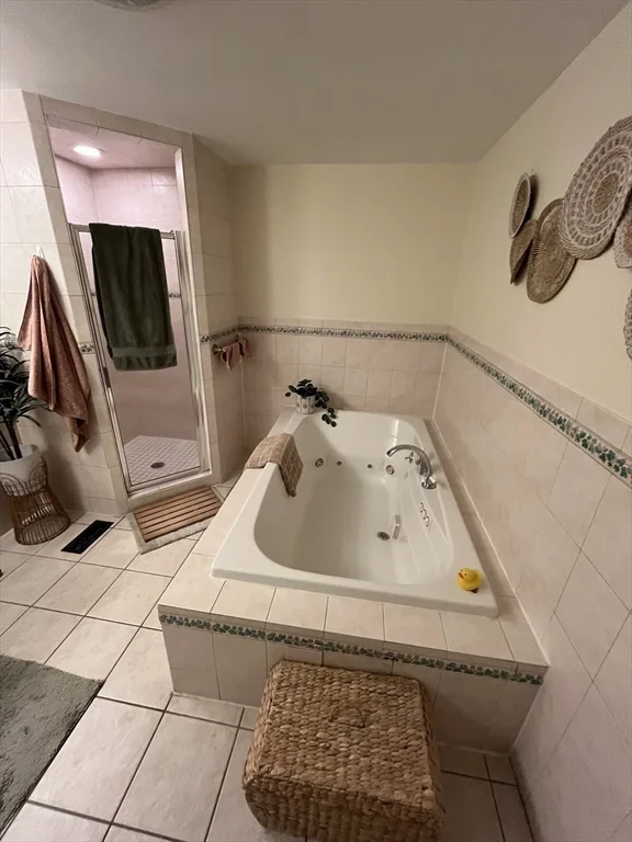 2 bed, 2 bath apartment for rent at 554 East Broadway Unit 1, South Boston — photo 16 of 27