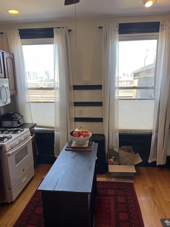 2 bed, 2 bath apartment for rent at 554 East Broadway Unit 1, South Boston — photo 5 of 27