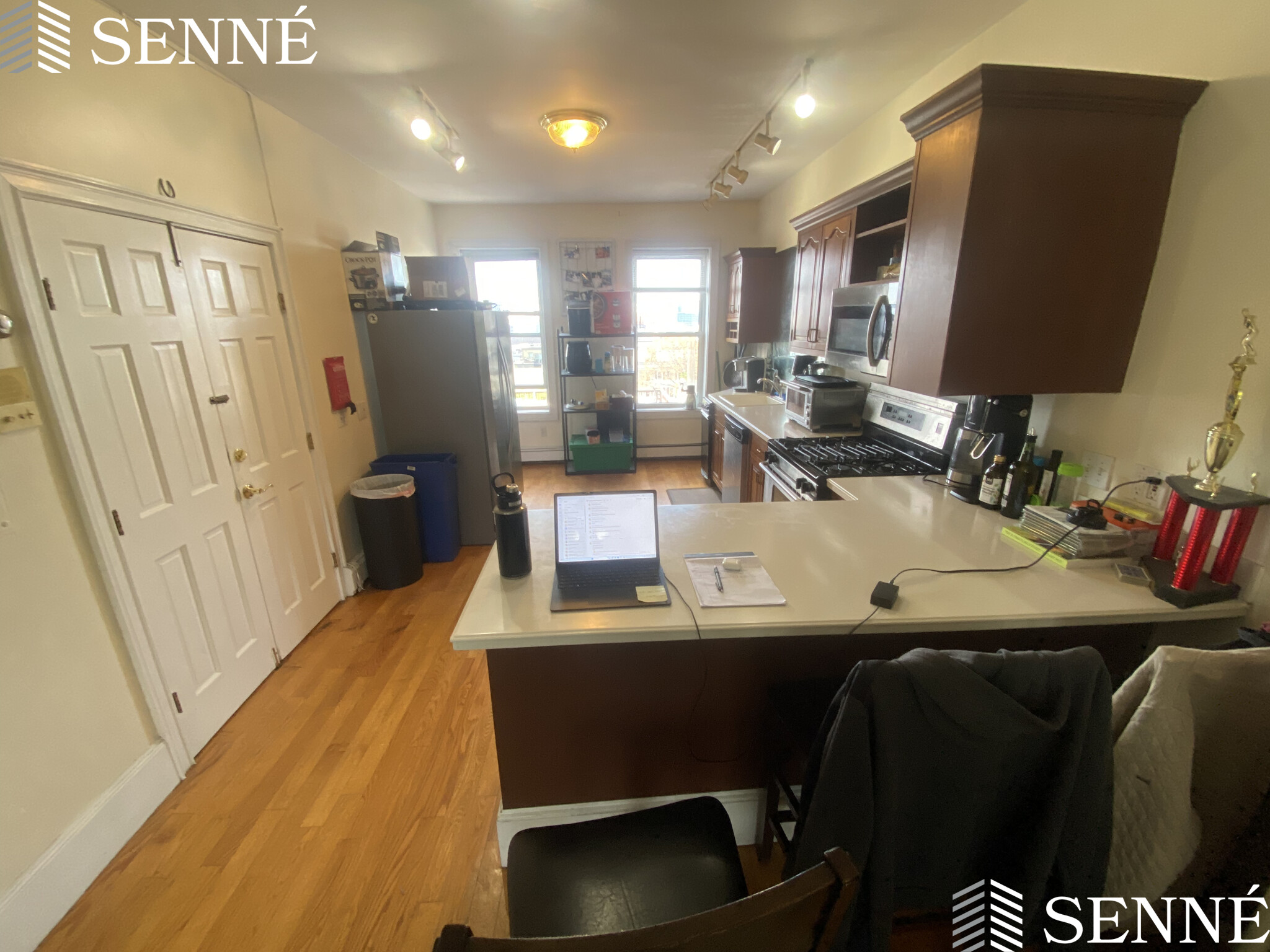 3 bed, 2 bath apartment for rent at 554 East Broadway Unit 2, South Boston — photo 4 of 30