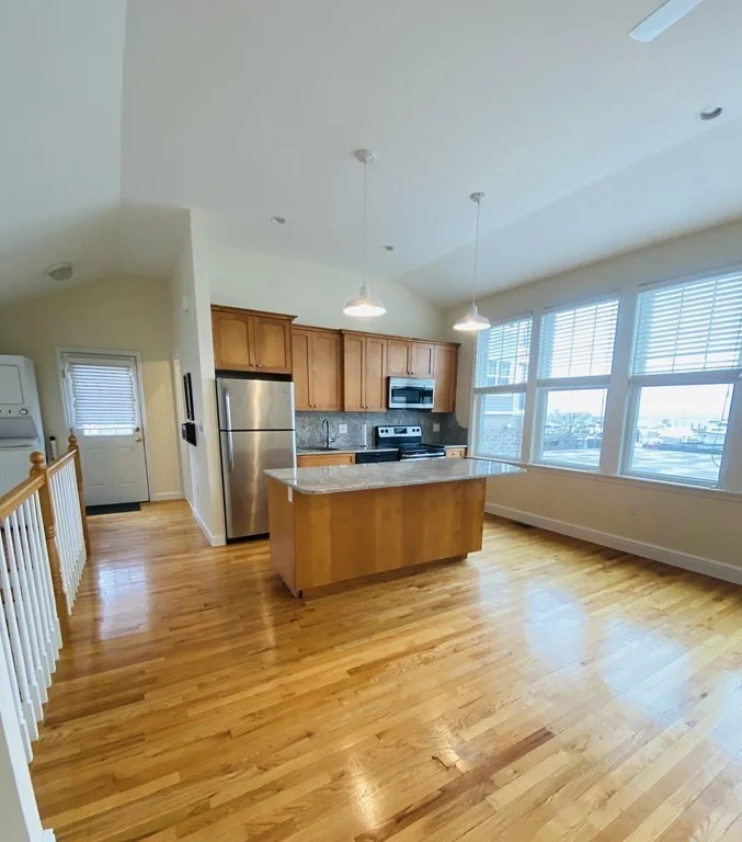 1 bed, 1 bath apartment for rent at 554 Pleasant St Unit 2, Winthrop — photo 1 of 11