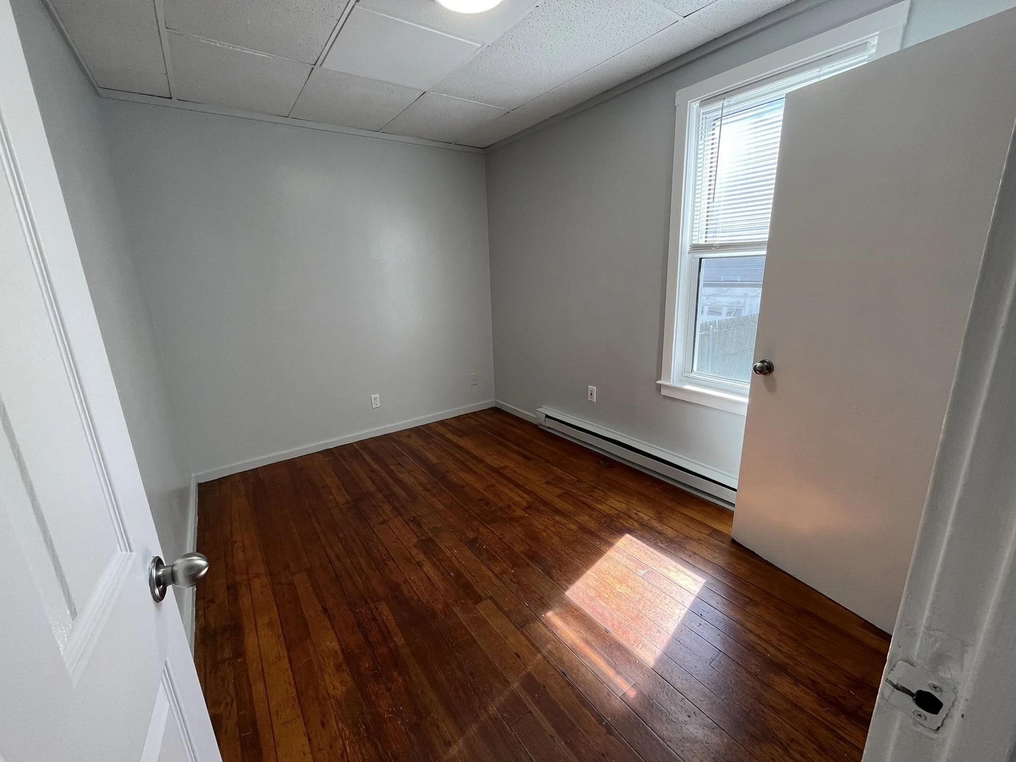 2 bed, 1 bath apartment for rent at 554 Plymouth Ave Unit 1R, Fall River — photo 2 of 8