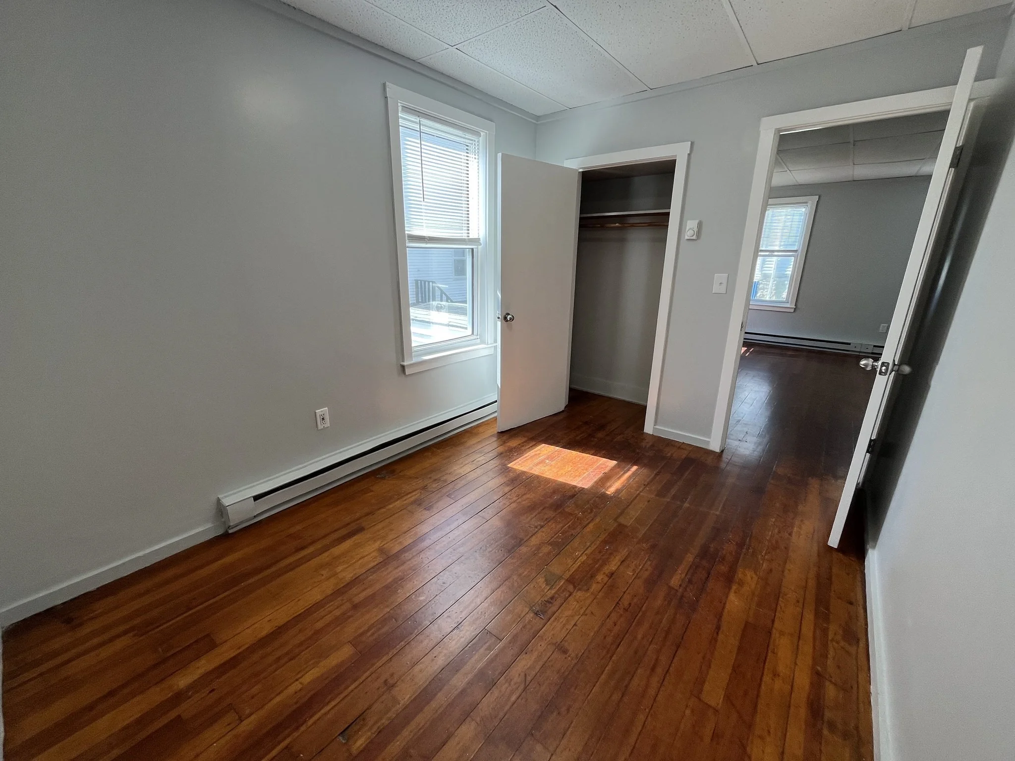 2 bed, 1 bath apartment for rent at 554 Plymouth Ave Unit 1R, Fall River — photo 4 of 8
