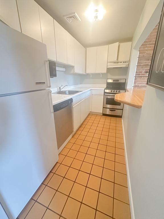 1 bed, 1 bath apartment for rent at 554 Tremont St Unit 7, South End — photo 5 of 12
