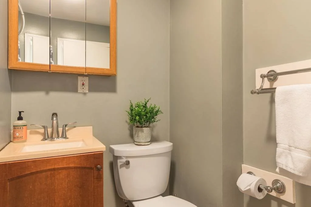4 bed, 1 bath apartment for rent at 555 Dorchester Ave Unit 1, South Boston — photo 3 of 18