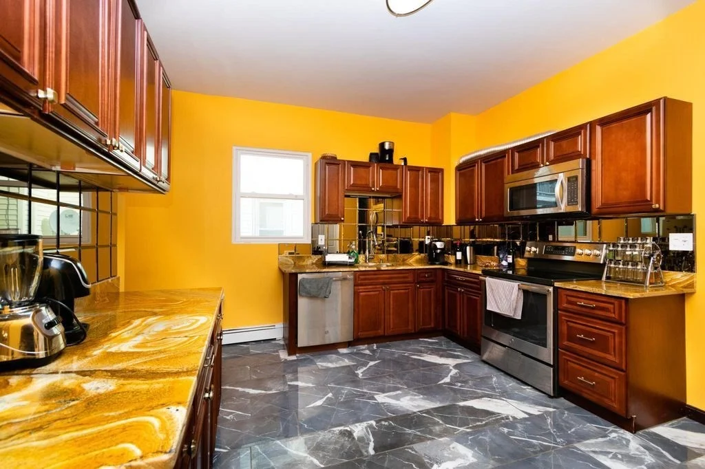 3 bed, 1 bath apartment for rent at 555 Main St Unit 1, Tufts University — photo 2 of 2