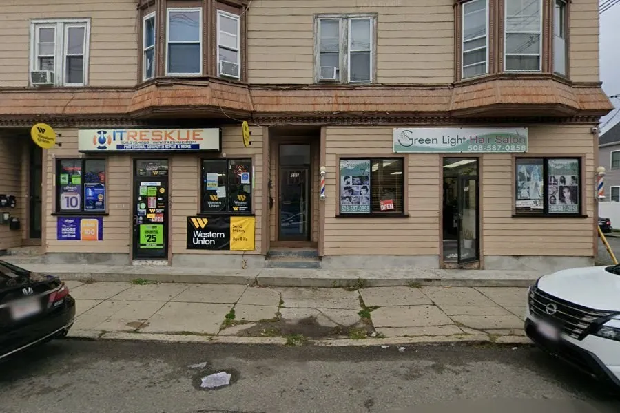 3 bed, 1 bath apartment for rent at 555 Main St Unit 3, Brockton — photo 1 of 9