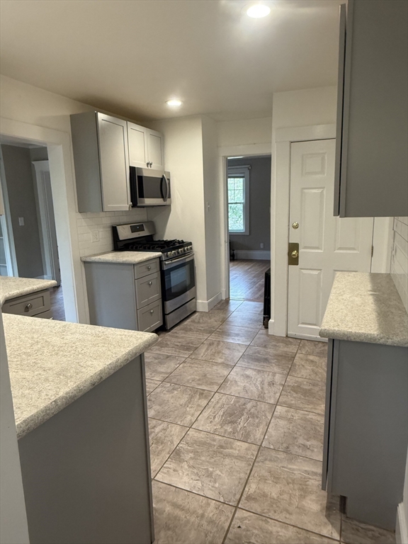 2 bed, 1 bath apartment for rent at 555 North St Unit 1, Weymouth — photo 3 of 17