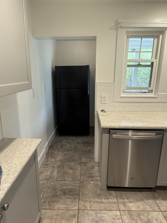 2 bed, 1 bath apartment for rent at 555 North St Unit 1, Weymouth — photo 2 of 17