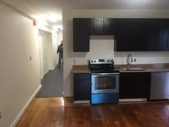 4 bed, 2 bath apartment for rent at 555 Park Ave Unit 1, Worcester — photo 4 of 7