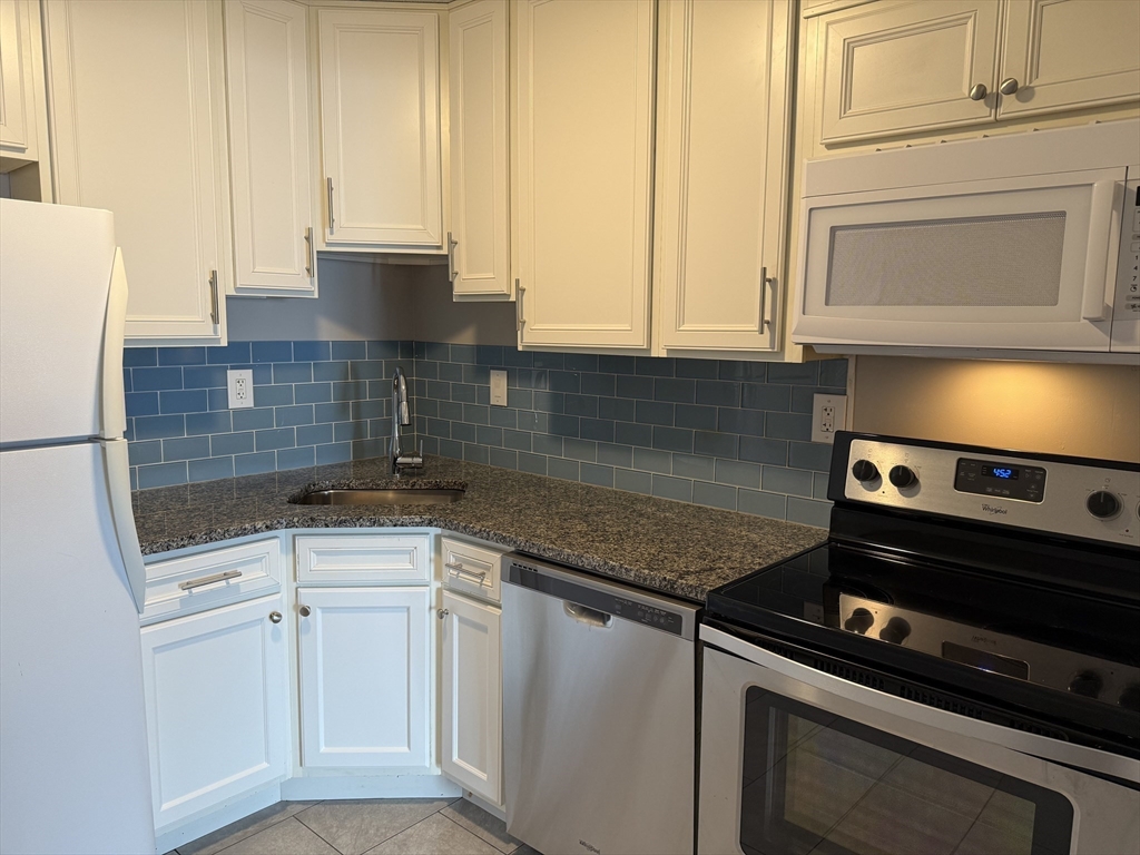 2 bed, 1 bath apartment for rent at 555 Russell Rd Unit c12, Westfield — photo 3 of 17