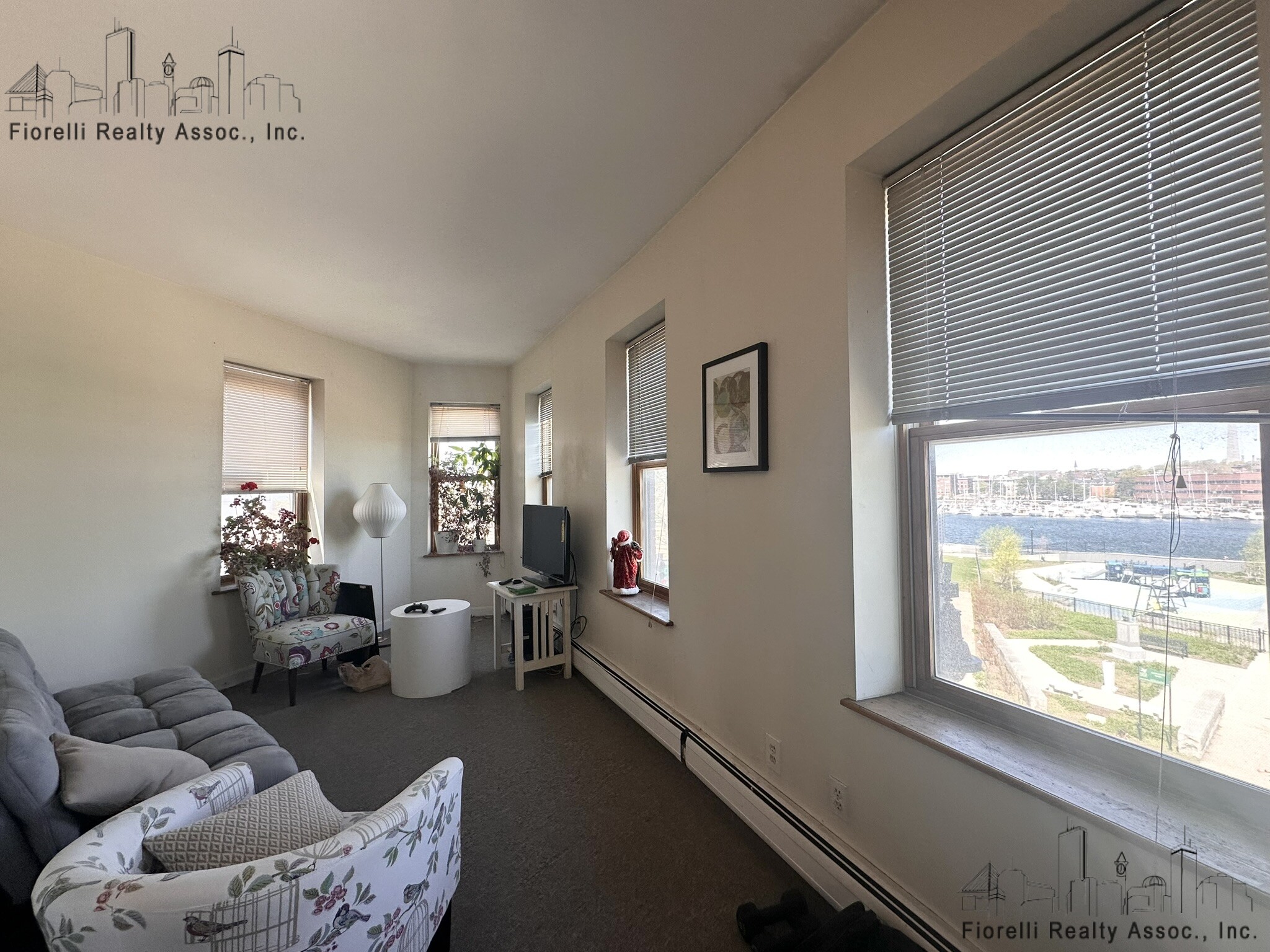 2 bed, 1 bath apartment for rent at 556 Commercial St Unit 3, North End — photo 3 of 8