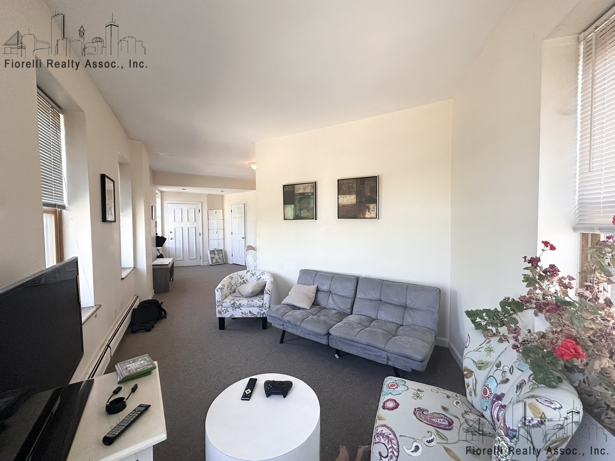 2 bed, 1 bath apartment for rent at 556 Commercial St Unit 3, North End — photo 1 of 8