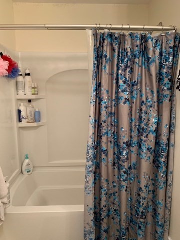 3 bed, 1 bath apartment for rent at 557 E 6th St Unit 2, South Boston — photo 14 of 16