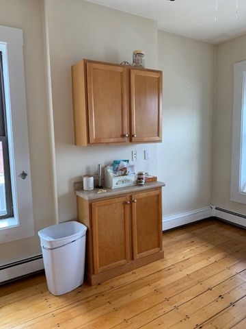 3 bed, 1 bath apartment for rent at 557 E 6th St Unit 2, South Boston — photo 4 of 16