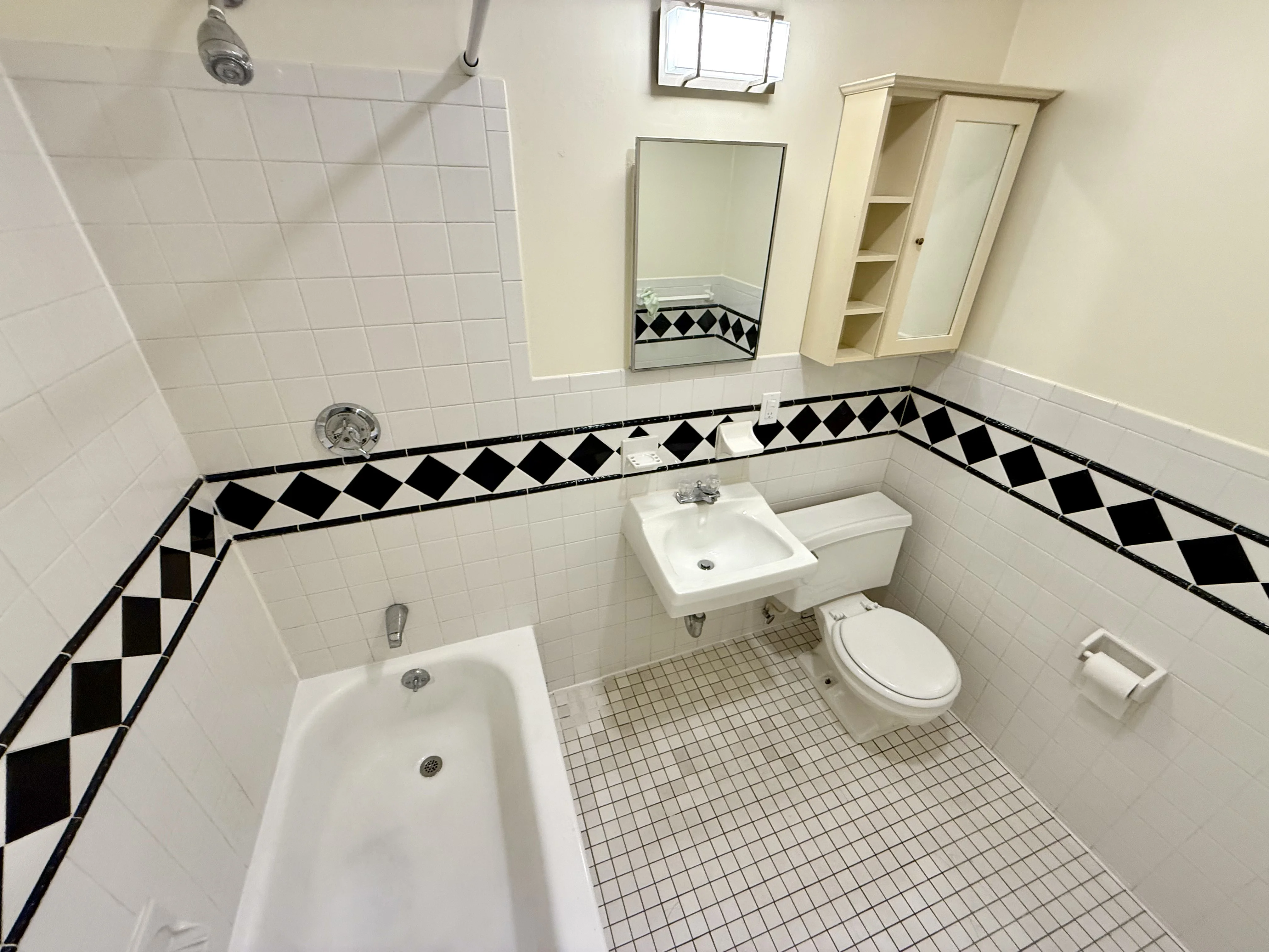 Studio bed, 1 bath apartment for rent at 558 Columbus Ave Unit 2a, South End — photo 8 of 13