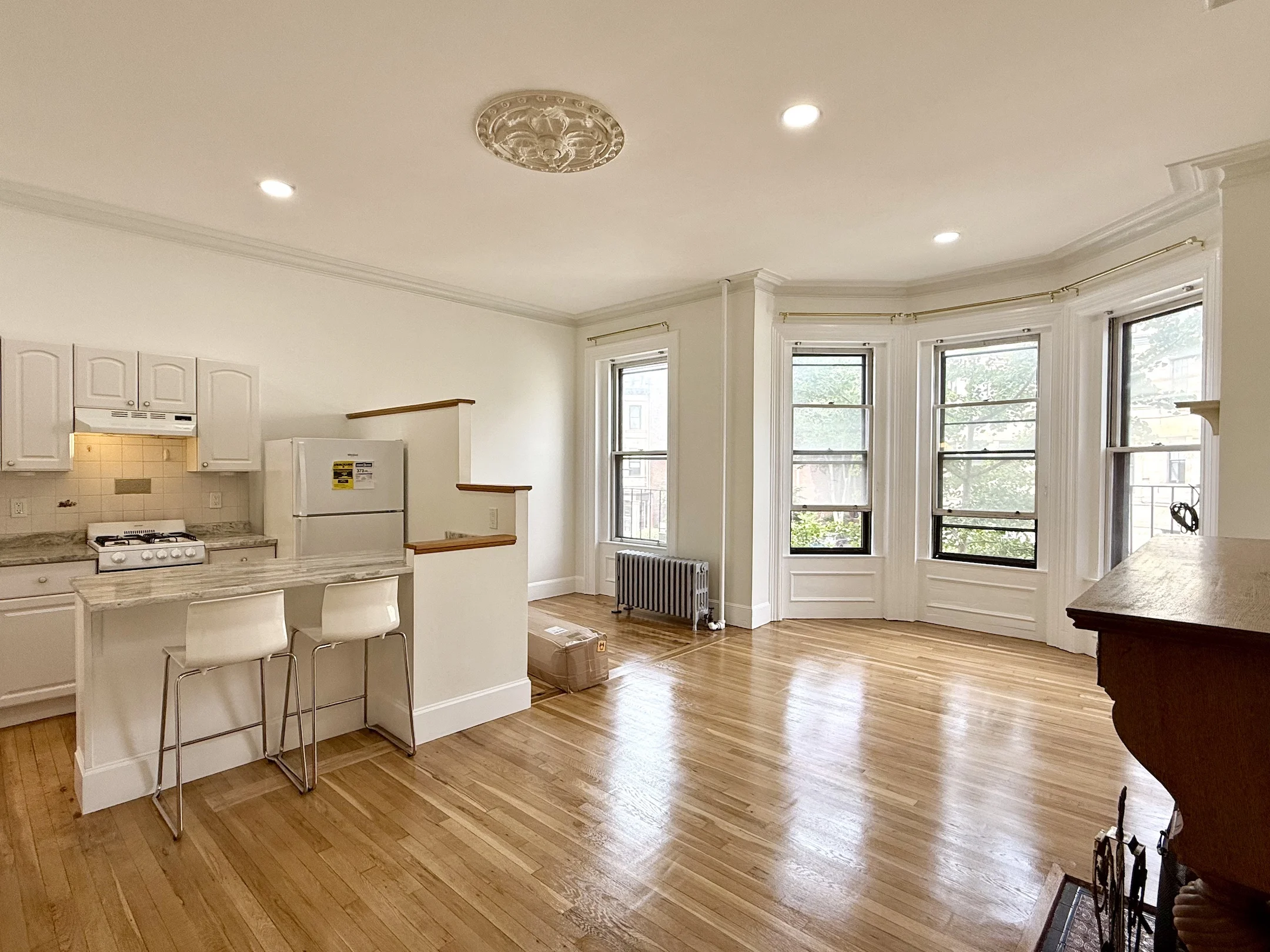 Studio bed, 1 bath apartment for rent at 558 Columbus Ave Unit 2a, South End — photo 3 of 13