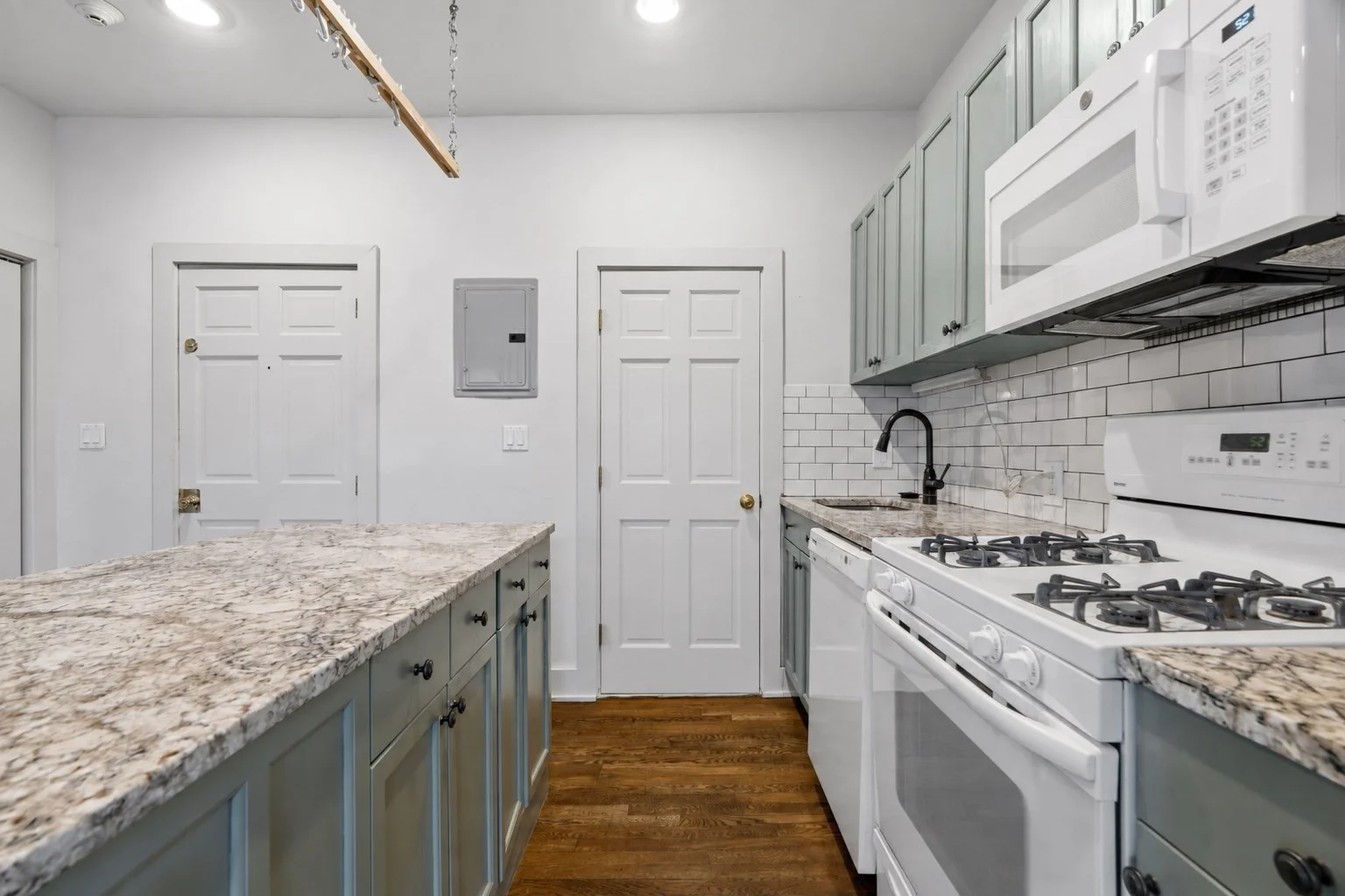 Studio bed, 1 bath apartment for rent at 558 Columbus Ave Unit 3F, South End — photo 3 of 12