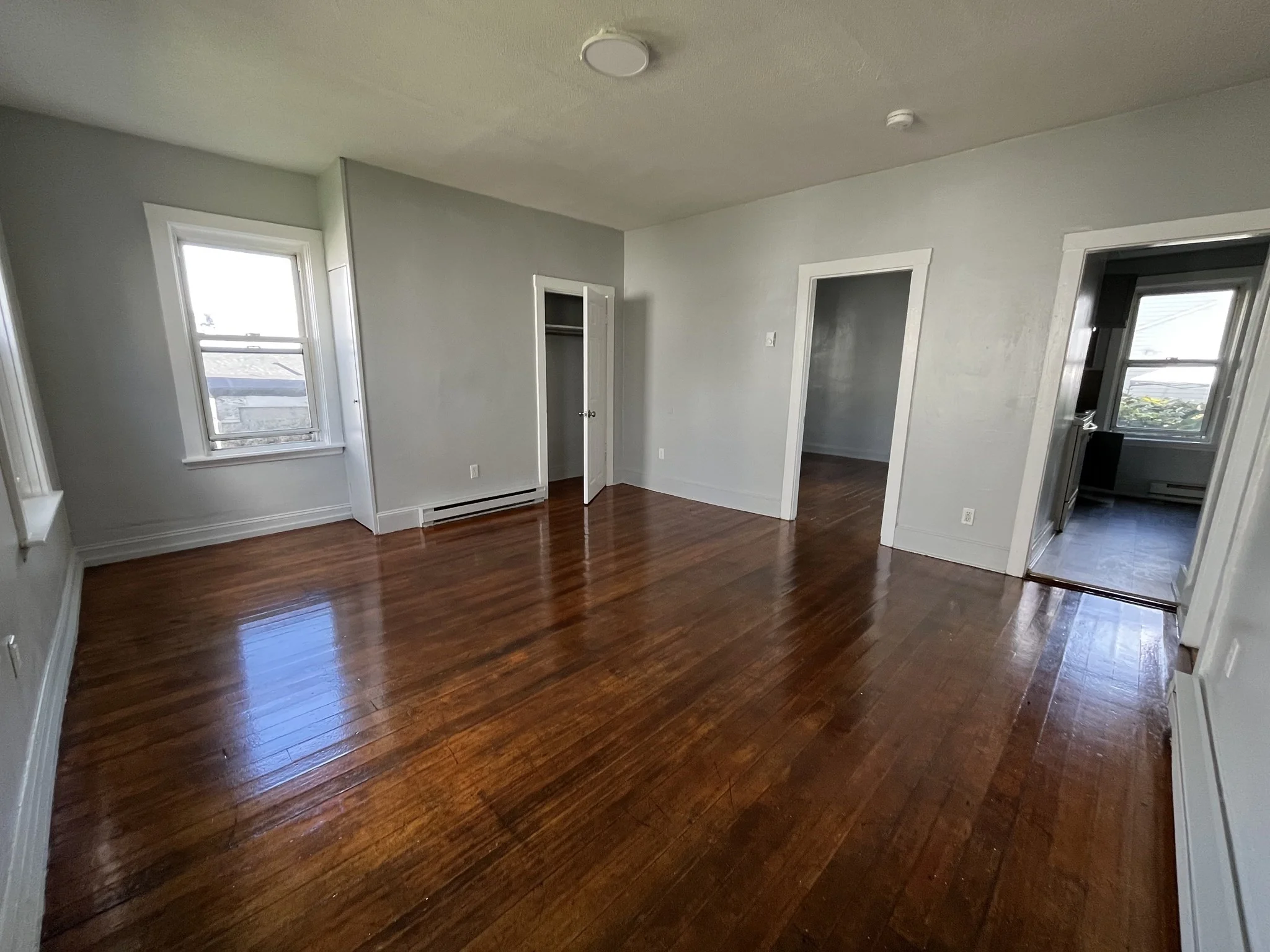 1 bed, 1 bath apartment for rent at 558 Plymouth Ave Unit 1L, Fall River — photo 1 of 11