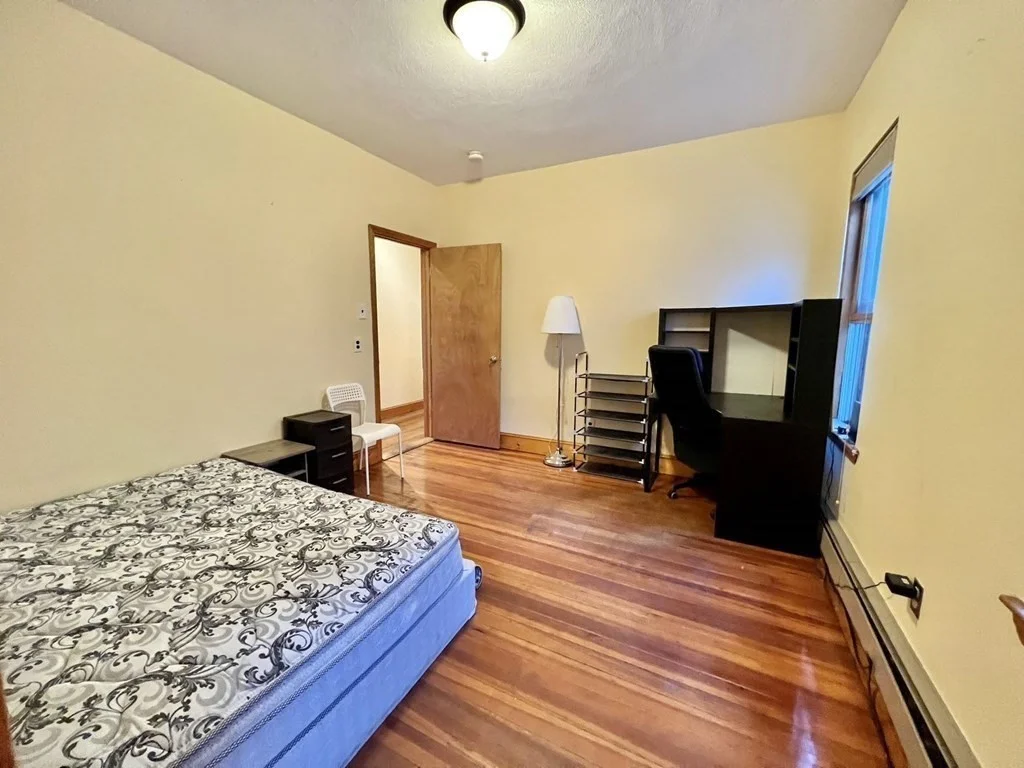 4 bed, 1.5 bath apartment for rent at 558 Washington St Unit 1, Brighton — photo 14 of 20