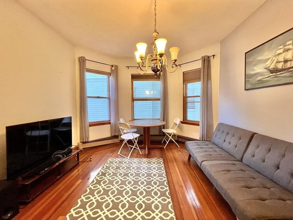 4 bed, 1.5 bath apartment for rent at 558 Washington St Unit 1, Brighton — photo 3 of 20