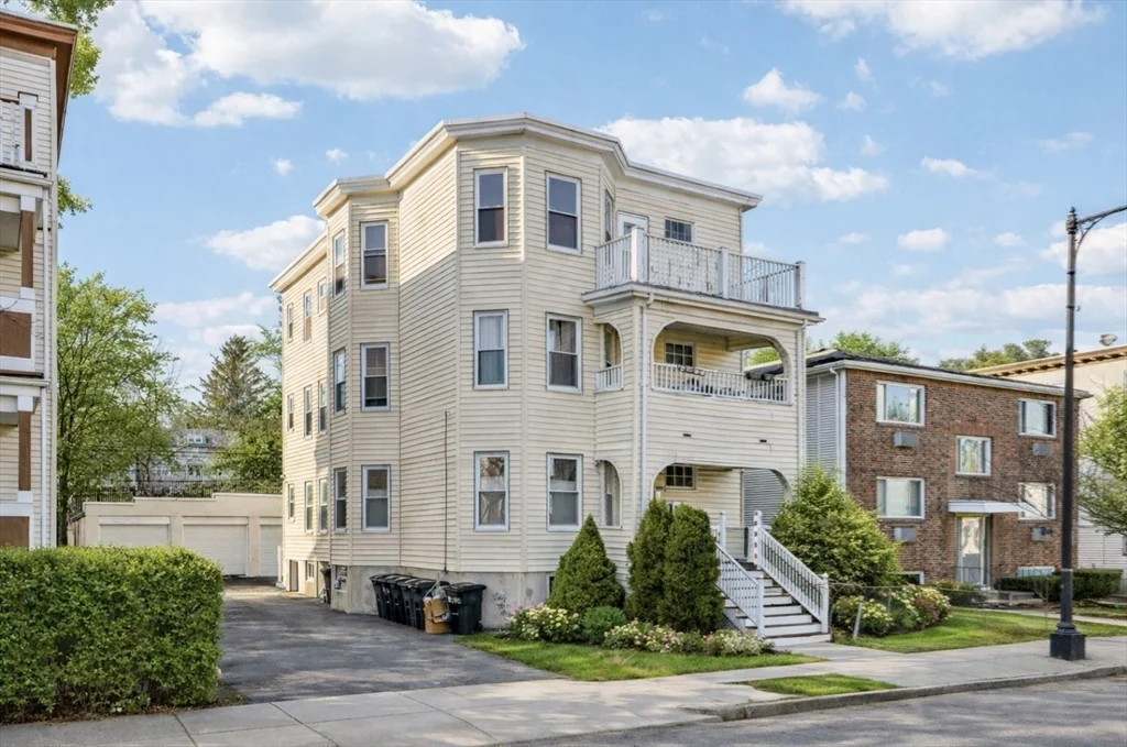 3 bed, 1 bath apartment for rent at 559 Hyde Park Ave Unit 2, Roslindale — photo 11 of 11