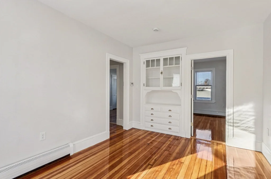3 bed, 1 bath apartment for rent at 559 Hyde Park Ave Unit 3, Roslindale — photo 7 of 11