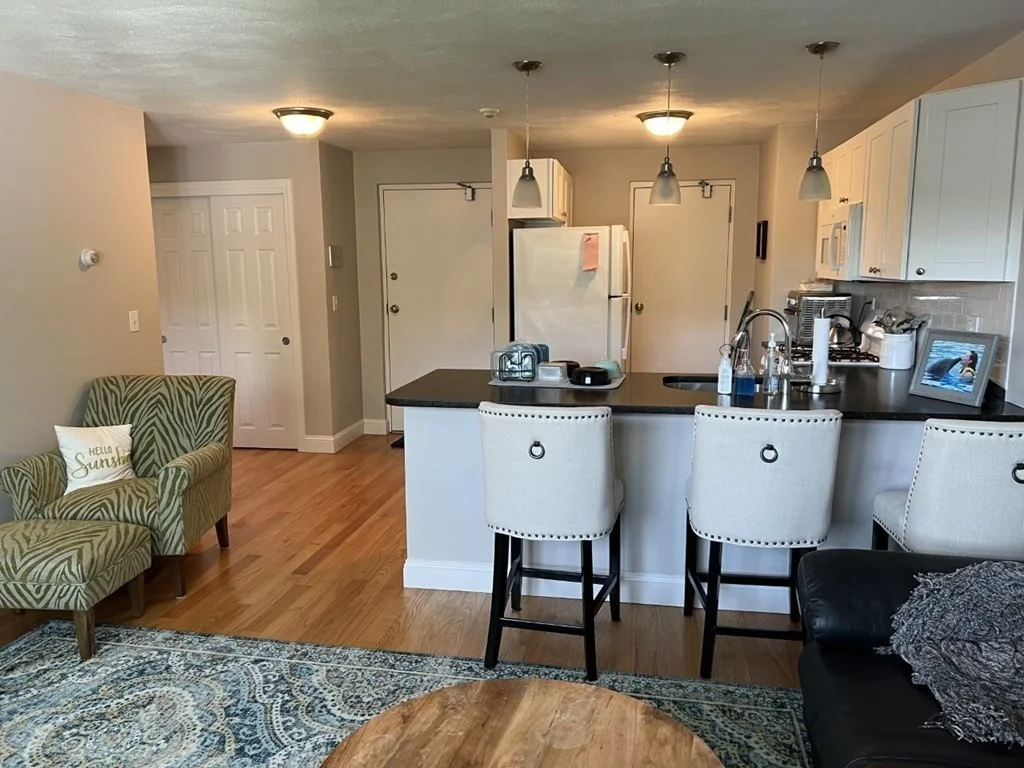 1 bed, 1 bath apartment for rent at 559 Willard St Unit 6, Quincy — photo 2 of 9