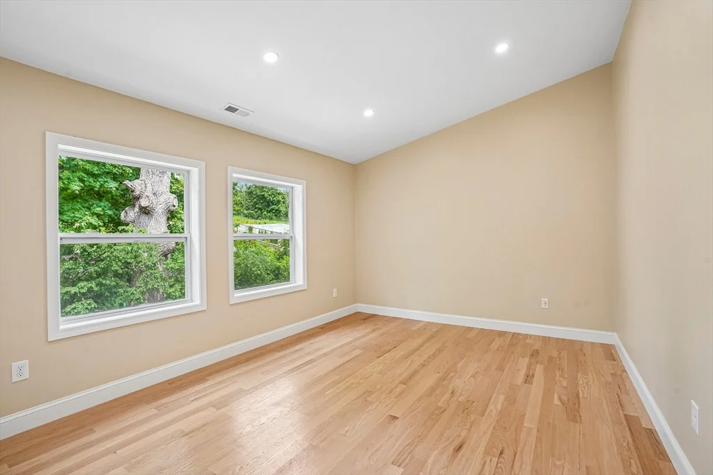 5 bed, 3 bath apartment for rent at 559 Winthrop St, West Medford — photo 21 of 31