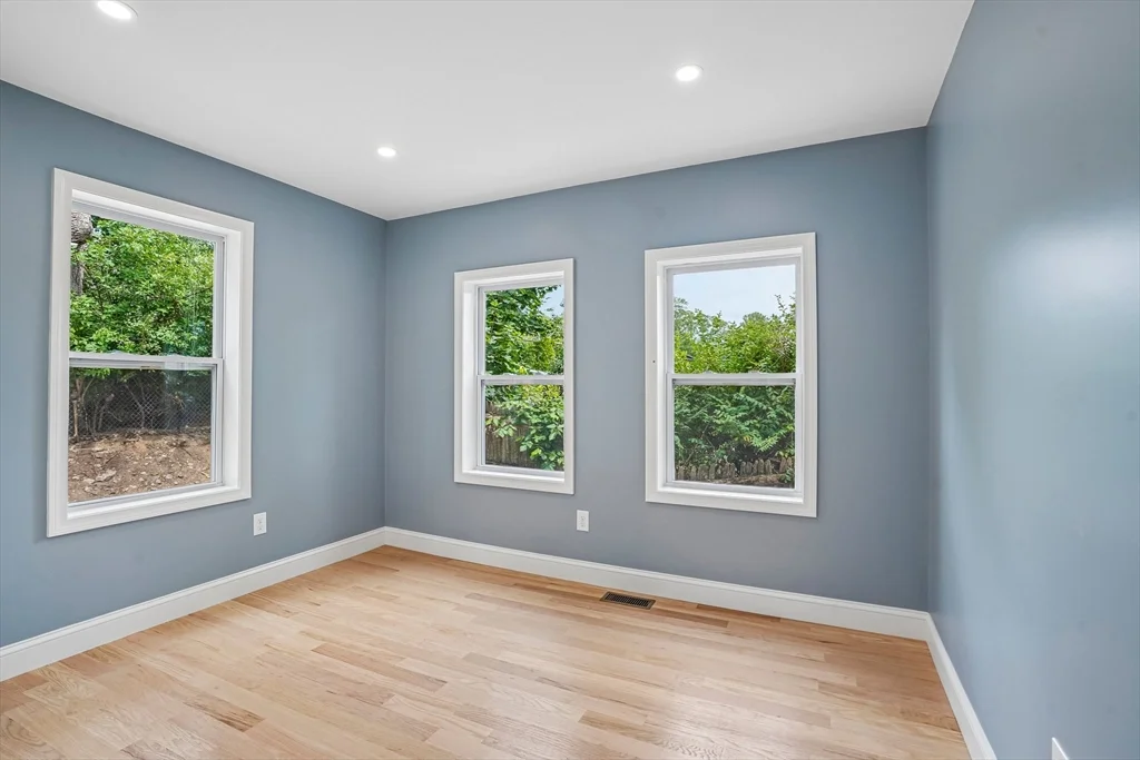 5 bed, 3 bath apartment for rent at 559 Winthrop St, West Medford — photo 14 of 31
