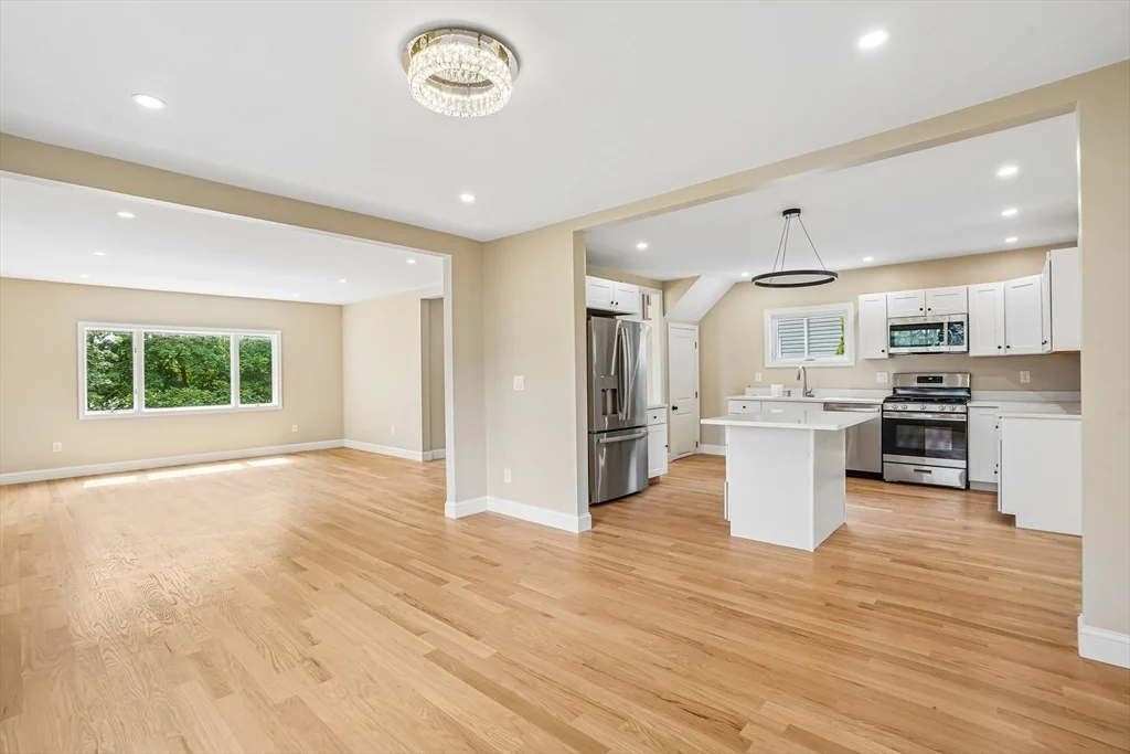 5 bed, 3 bath apartment for rent at 559 Winthrop St, West Medford — photo 6 of 31