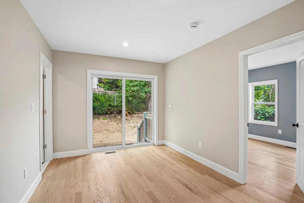5 bed, 3 bath apartment for rent at 559 Winthrop St, West Medford — photo 10 of 31