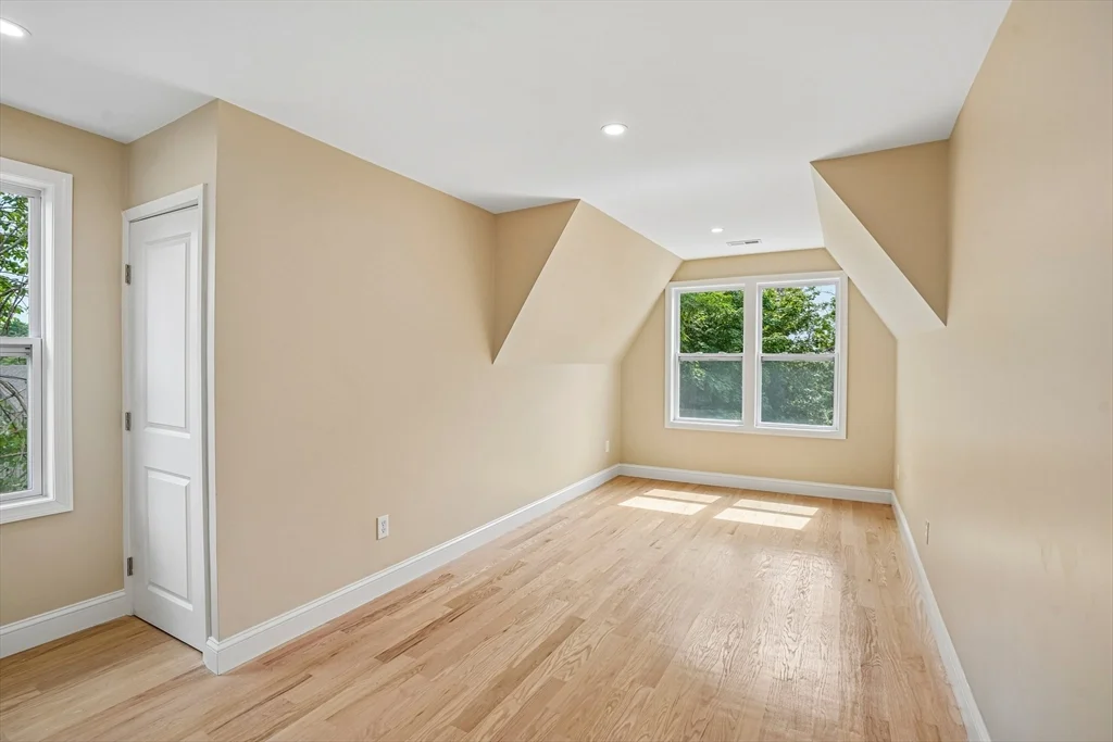 5 bed, 3 bath apartment for rent at 559 Winthrop St, West Medford — photo 24 of 31
