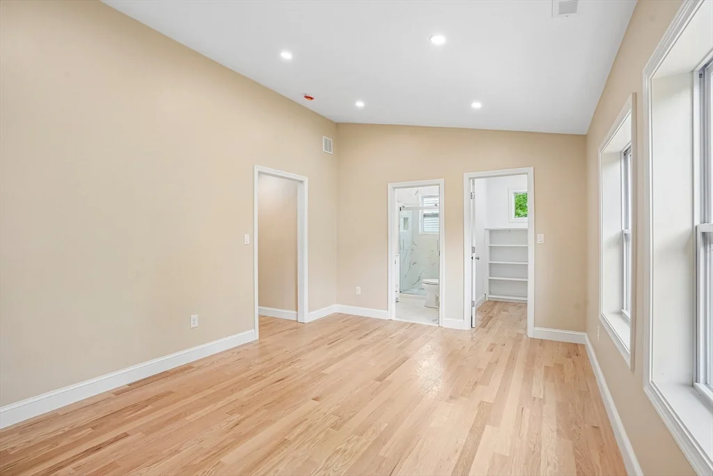 5 bed, 3 bath apartment for rent at 559 Winthrop St, West Medford — photo 20 of 31