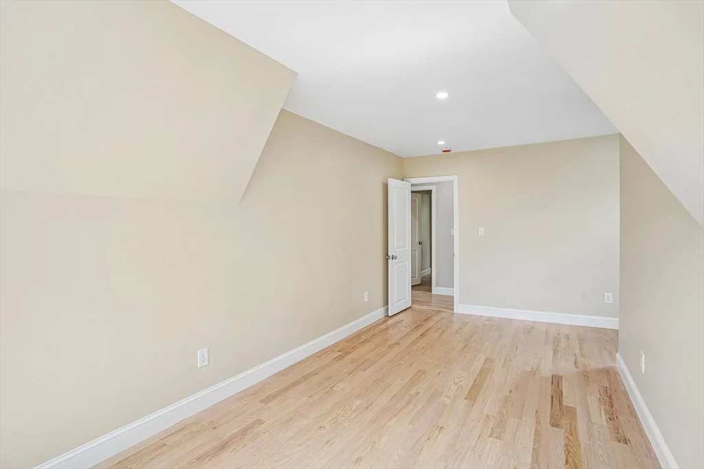5 bed, 3 bath apartment for rent at 559 Winthrop St, West Medford — photo 25 of 31