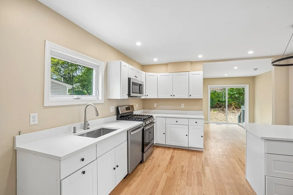 5 bed, 3 bath apartment for rent at 559 Winthrop St, West Medford — photo 9 of 31