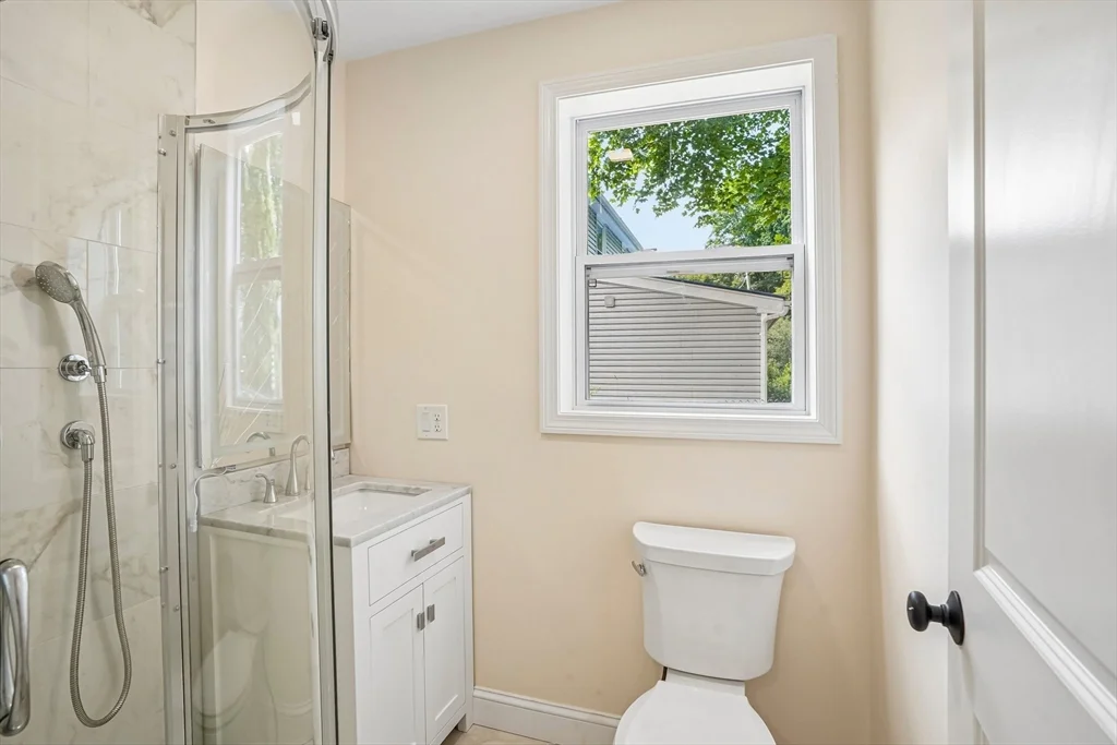 5 bed, 3 bath apartment for rent at 559 Winthrop St, West Medford — photo 12 of 31