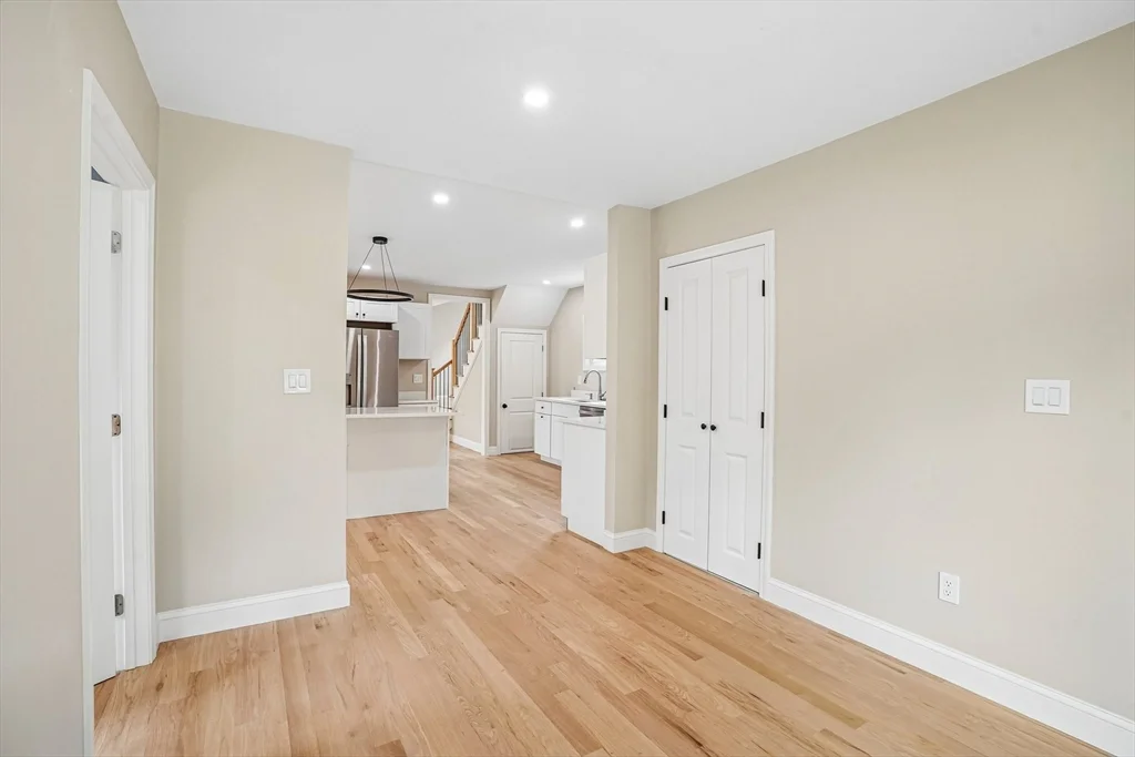 5 bed, 3 bath apartment for rent at 559 Winthrop St, West Medford — photo 11 of 31