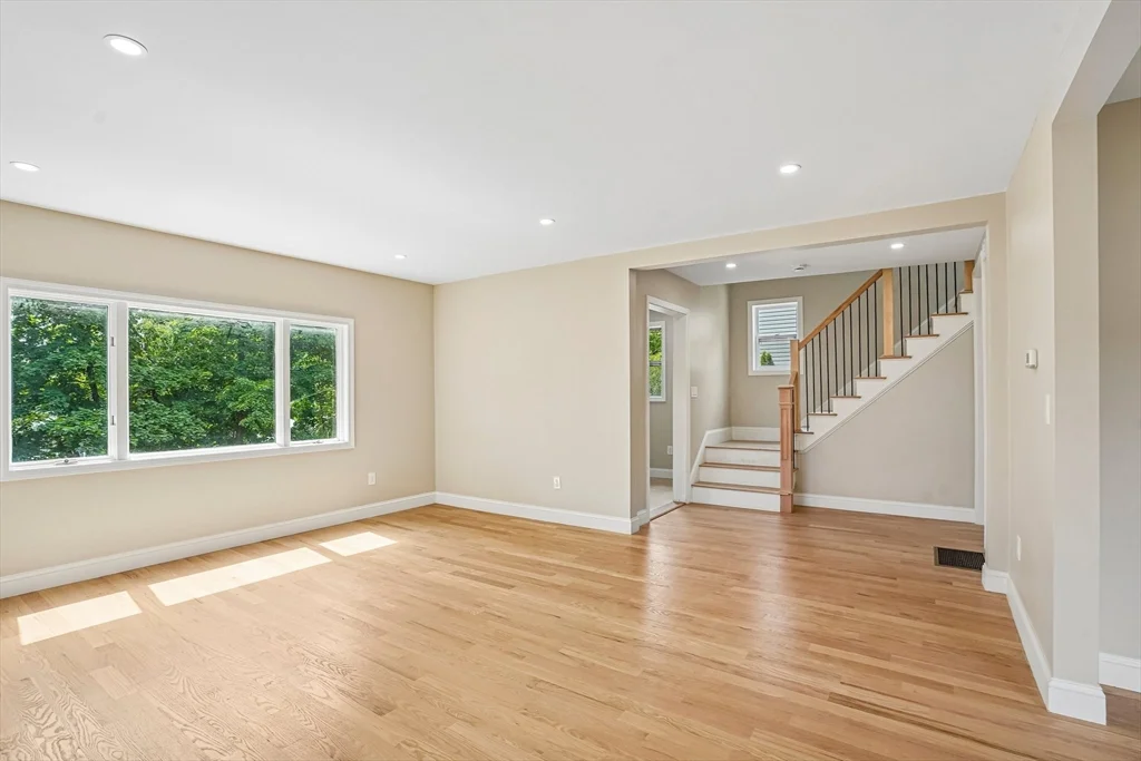 5 bed, 3 bath apartment for rent at 559 Winthrop St, West Medford — photo 4 of 31