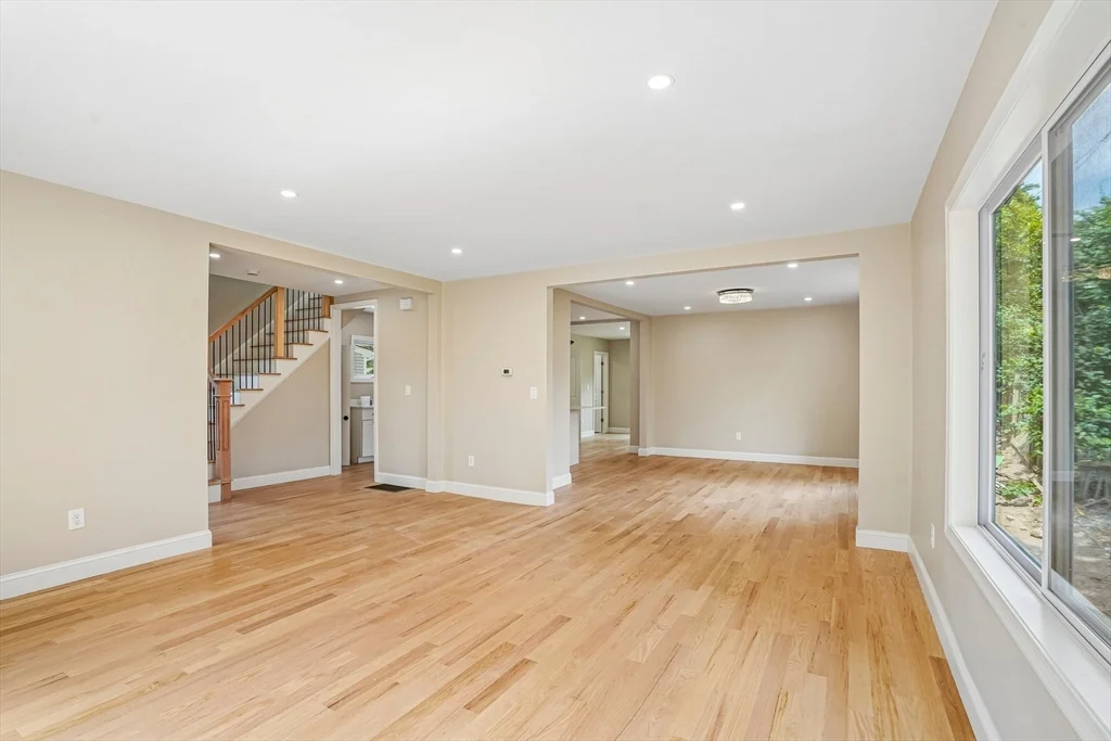 5 bed, 3 bath apartment for rent at 559 Winthrop St, West Medford — photo 3 of 31