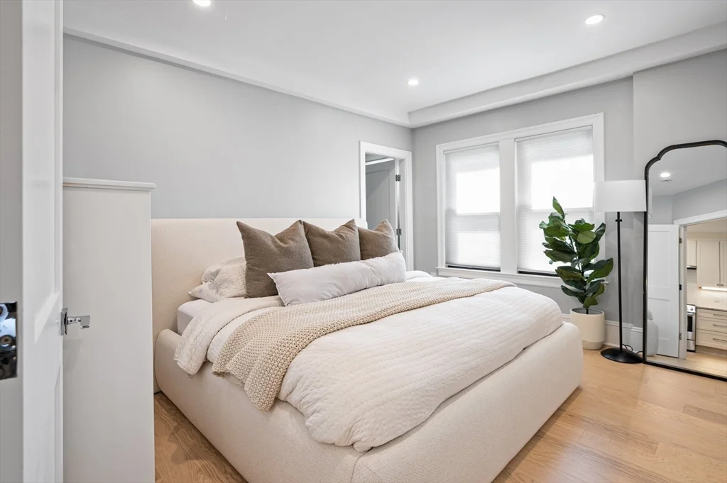 4 bed, 2 bath apartment for rent at 56-58 Carruth St Unit 58, Dorchester — photo 12 of 31