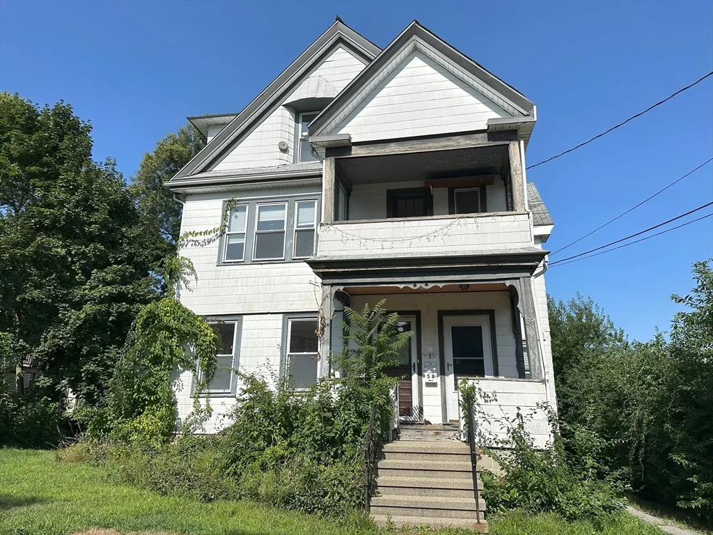 3 bed, 1 bath apartment for rent at 56-58 Murdock St Unit 2, Brighton