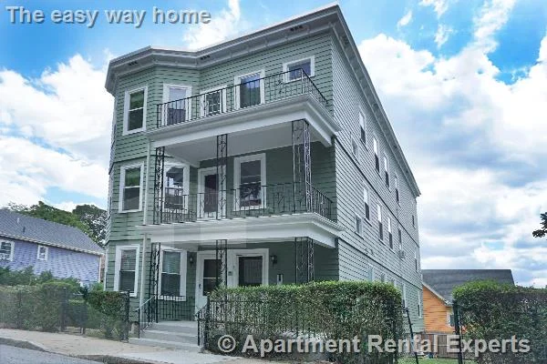 4 bed, 1 bath apartment for rent at 56-58 Oxford St Unit 3, Spring Hill — photo 10 of 12