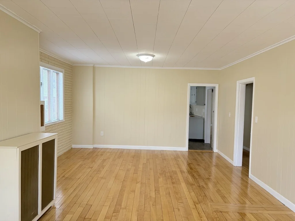 3 bed, 1 bath apartment for rent at 56-58 Stanley Ave Unit 58, Tufts University — photo 11 of 28