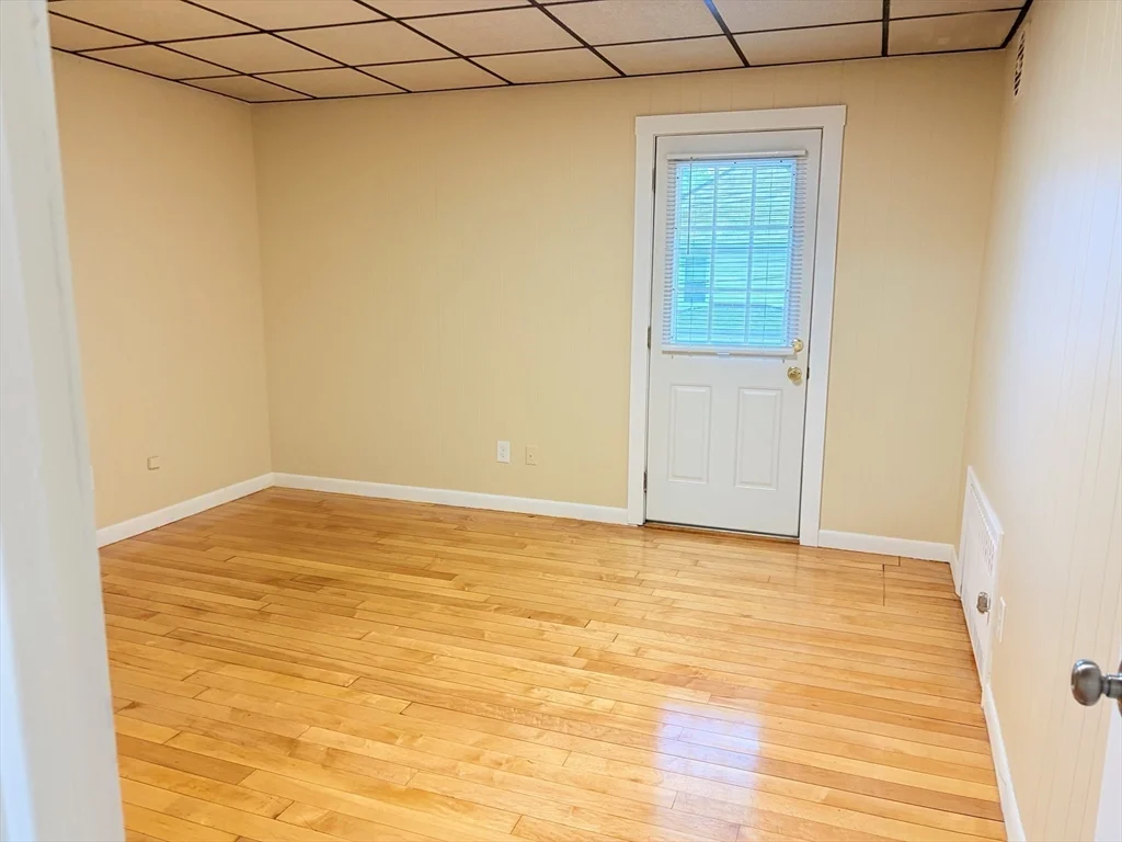 3 bed, 1 bath apartment for rent at 56-58 Stanley Ave Unit 58, Tufts University — photo 6 of 28