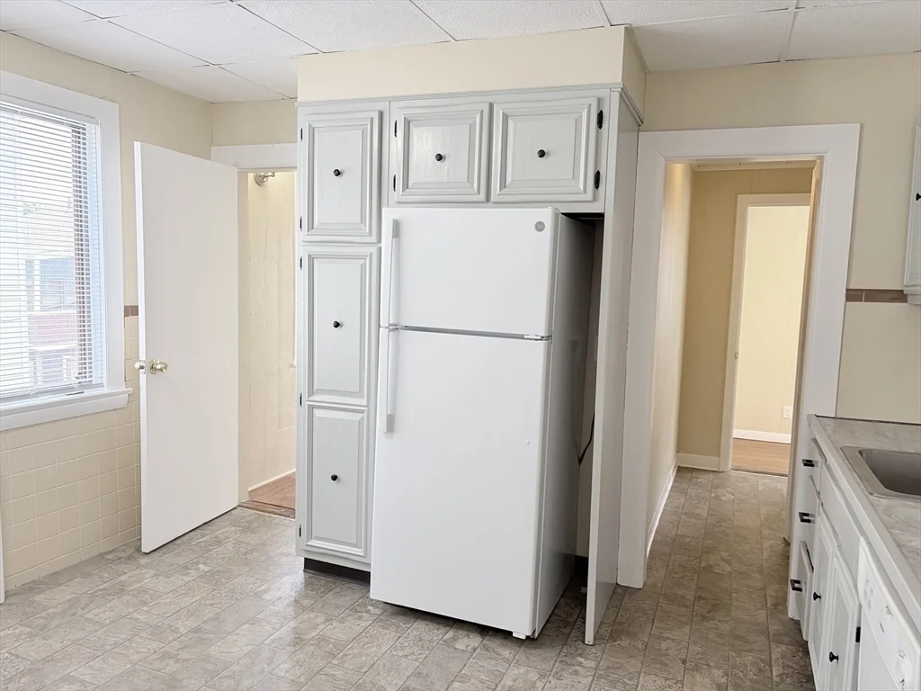 3 bed, 1 bath apartment for rent at 56-58 Stanley Ave Unit 58, Tufts University — photo 23 of 28